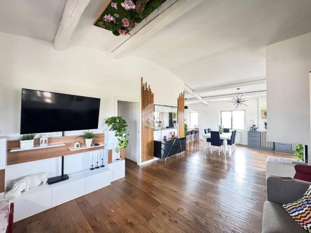 appartamento in vendita a Roma in zona Castel di Leva