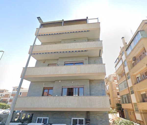appartamento in vendita a Roma in zona Ostia