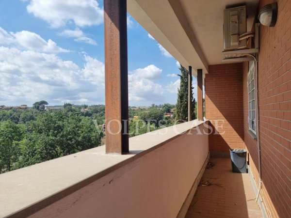 appartamento in vendita a Roma in zona Valle Muricana