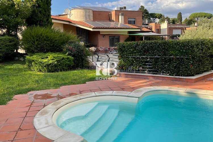 casa indipendente in vendita a Roma in zona Prima Porta