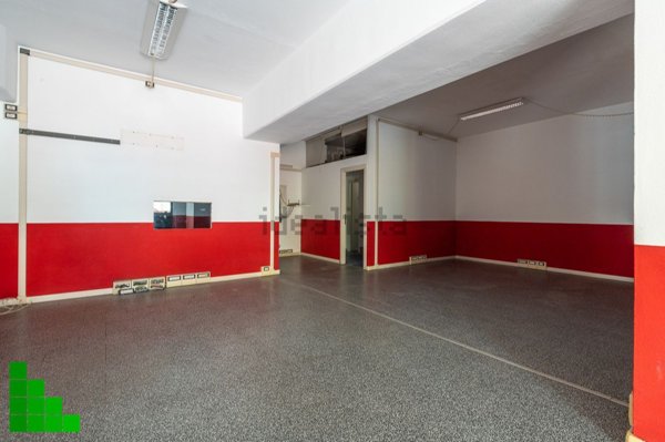 locale commerciale in vendita a Roma