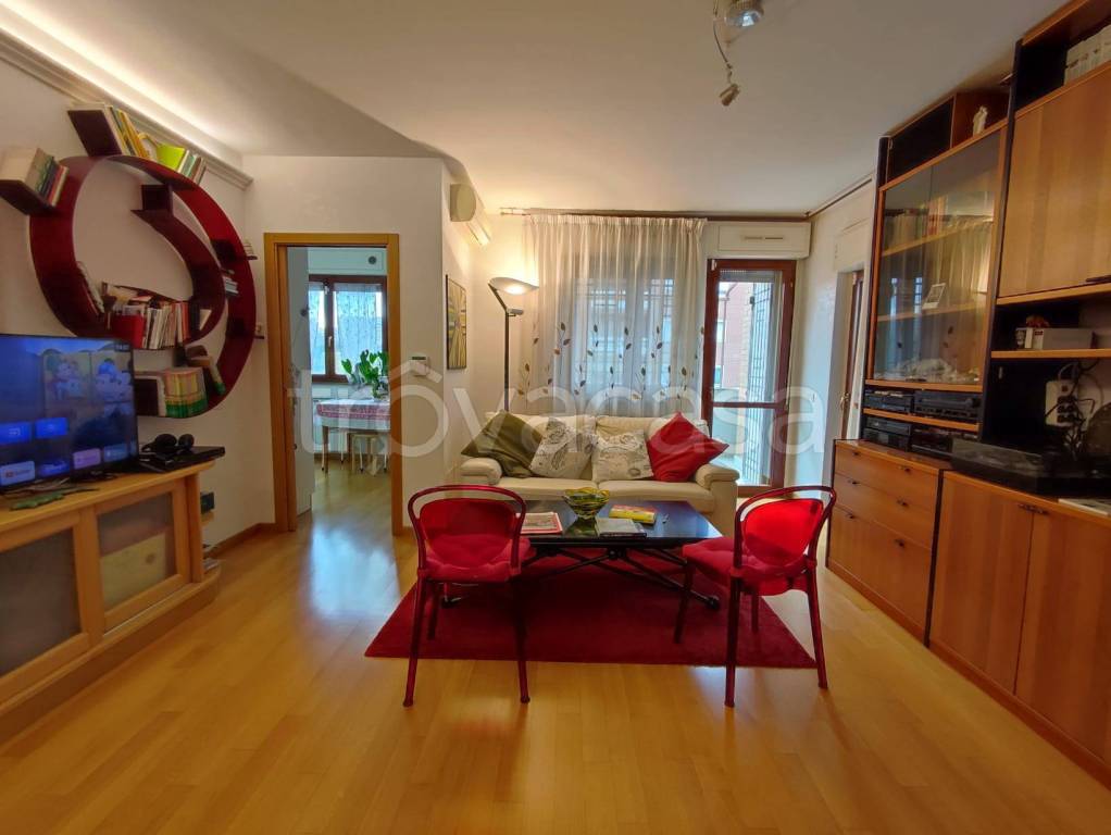 appartamento in vendita a Roma in zona Torrino