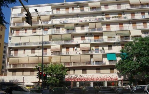 appartamento in vendita a Roma in zona Ostiense