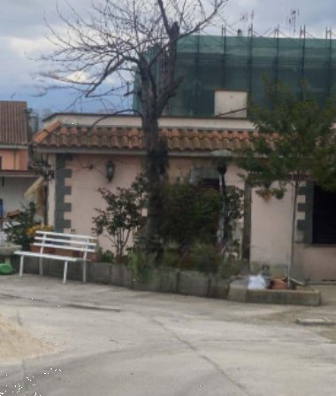 casa indipendente in vendita a Roma in zona Lago Regillo