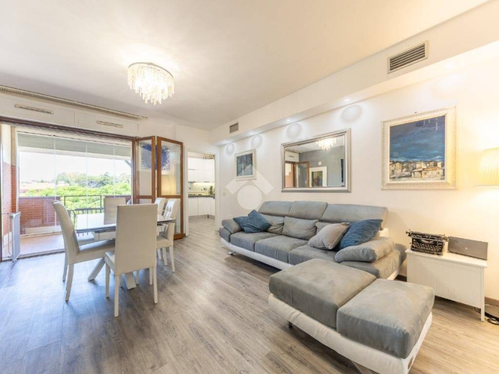 appartamento in vendita a Roma in zona Sette Bagni
