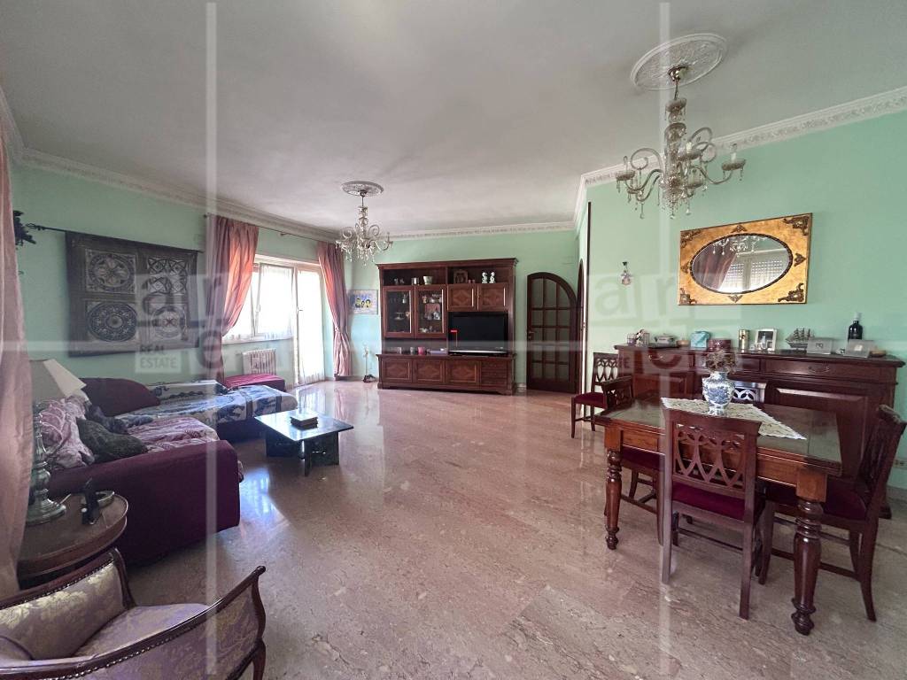 appartamento in vendita a Roma in zona Ostiense