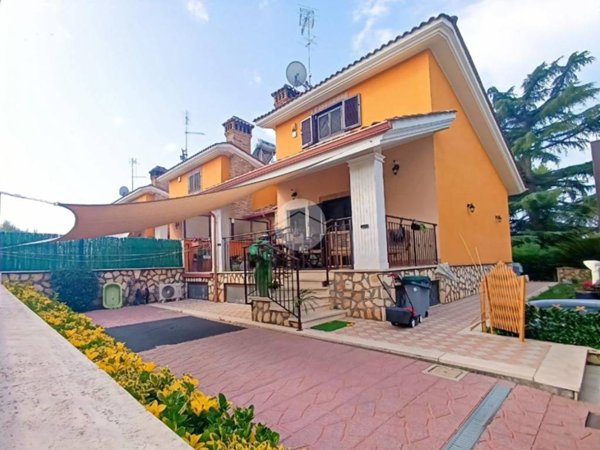 casa indipendente in vendita a Roma in zona Castelverde