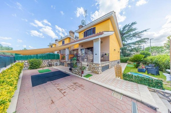 casa indipendente in vendita a Roma in zona Castelverde