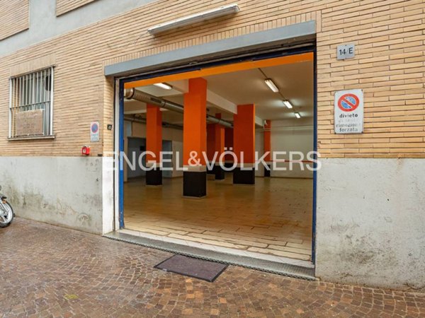 negozio in vendita a Roma in zona Portuense