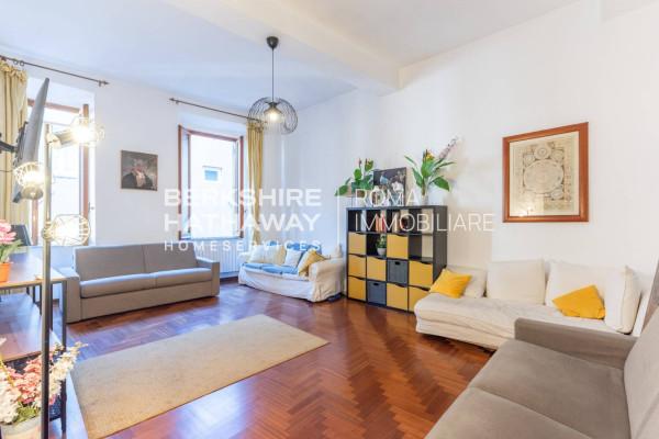 appartamento in vendita a Roma in zona Rione Regola