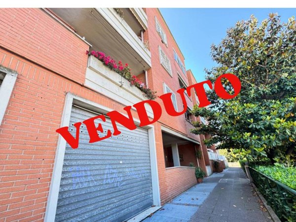 appartamento in vendita a Roma in zona Colle del Sole