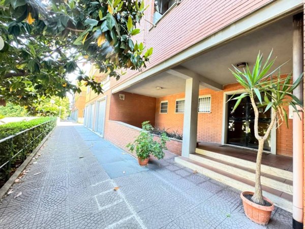 appartamento in vendita a Roma in zona Colle del Sole