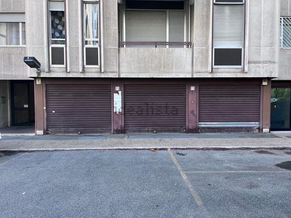 locale commerciale in vendita a Roma in zona Collatino