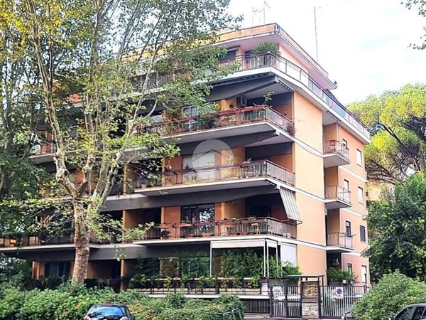 appartamento in vendita a Roma in zona EUR