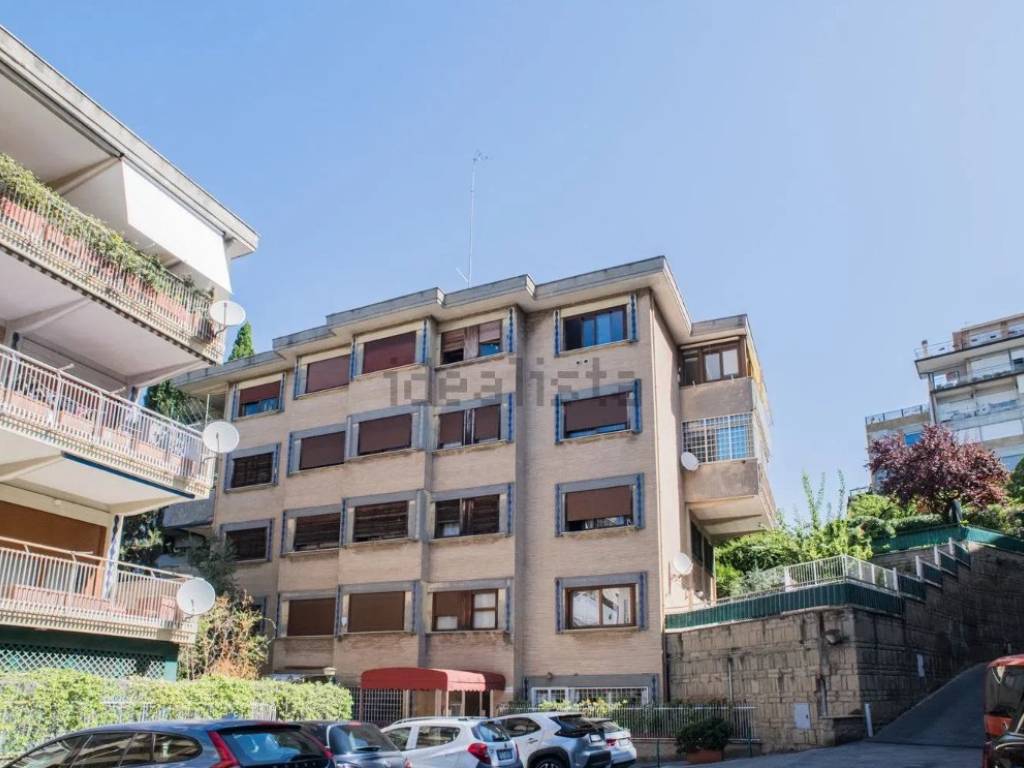 appartamento in vendita a Roma in zona Tor di Quinto