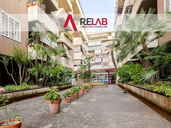 appartamento in vendita a Roma in zona Ostia