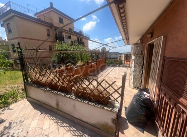 appartamento in vendita a Roma in zona Sette Bagni