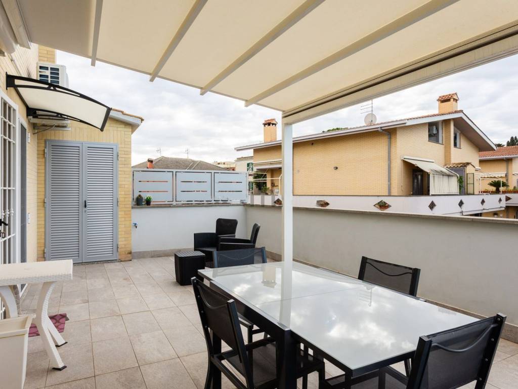 appartamento in vendita a Roma in zona Romanina