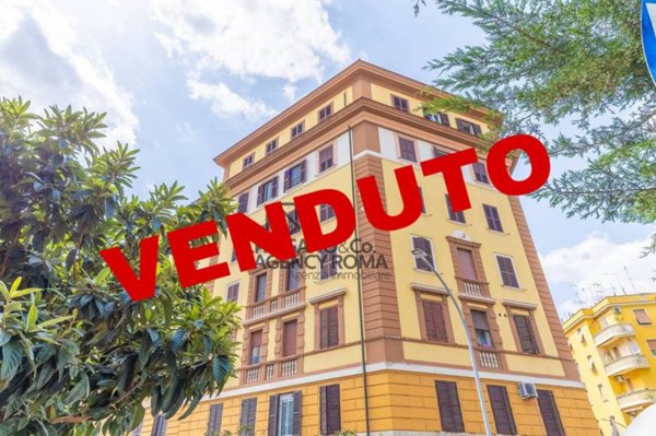 appartamento in vendita a Roma in zona Tuscolano