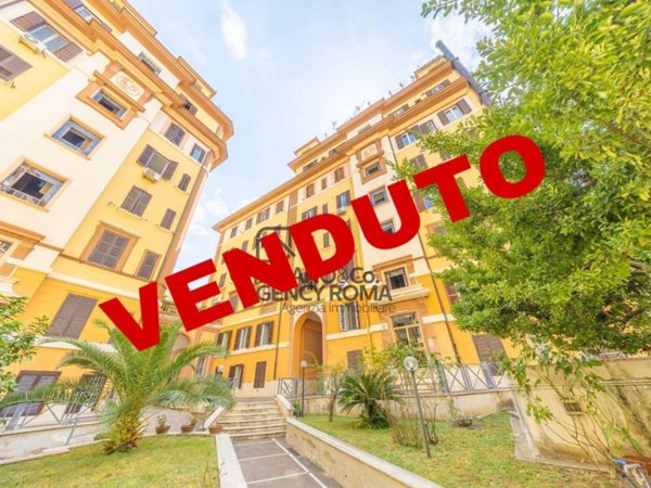 appartamento in vendita a Roma in zona Tuscolano
