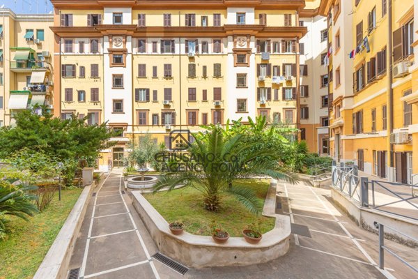 appartamento in vendita a Roma in zona Tuscolano