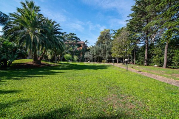 casa indipendente in vendita a Roma in zona Mostacciano