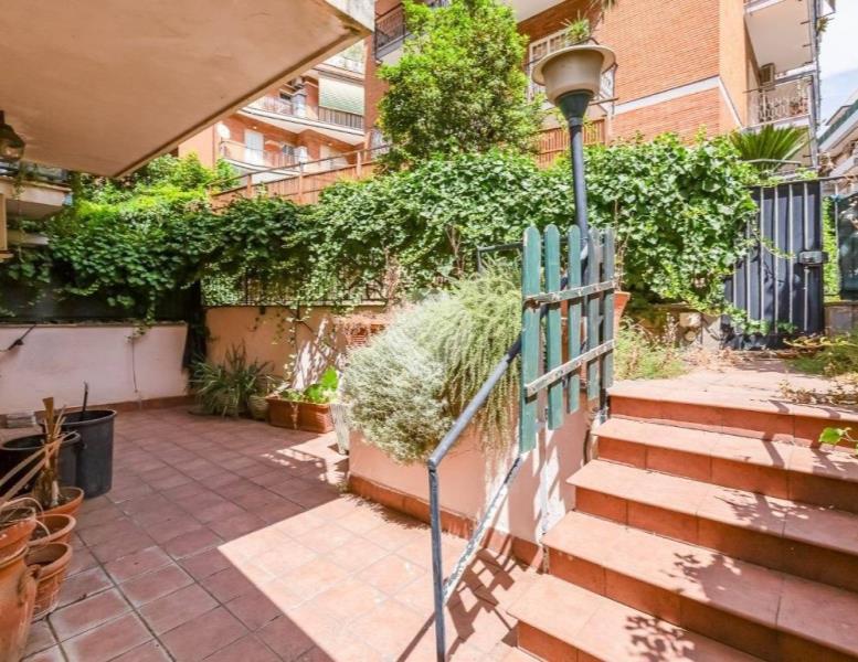 appartamento in vendita a Roma in zona Gianicolense