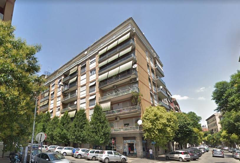 negozio in vendita a Roma in zona Prenestino-Labicano