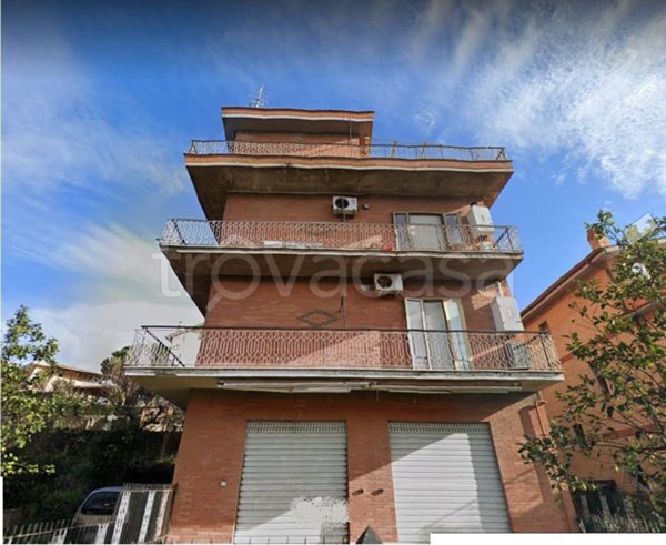 appartamento in vendita a Roma in zona Massimina/Casal Lumbroso