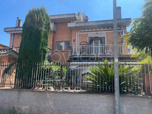 appartamento in vendita a Roma in zona Tomba di Nerone