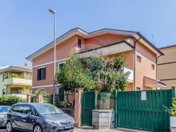 casa indipendente in vendita a Roma in zona Aurelio