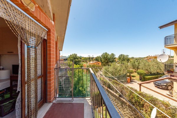 appartamento in vendita a Roma in zona Lunghezza