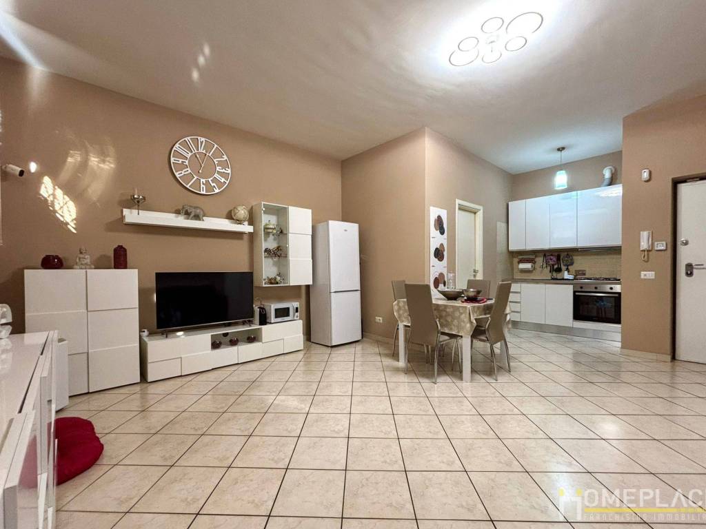 appartamento in vendita a Roma in zona Tor Bella Monaca