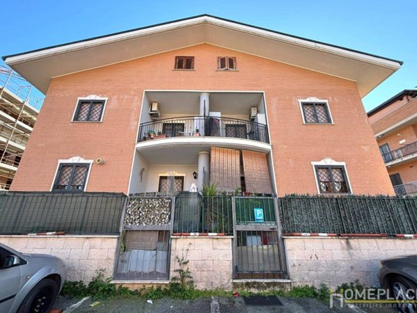 appartamento in vendita a Roma in zona Tor Bella Monaca