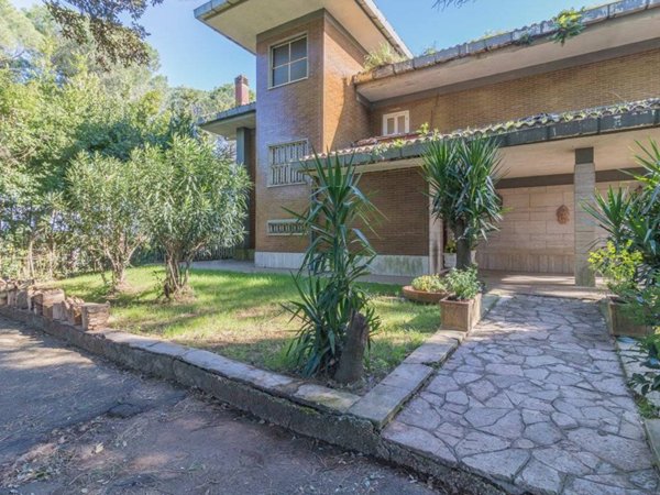 casa indipendente in vendita a Roma in zona Grottarossa