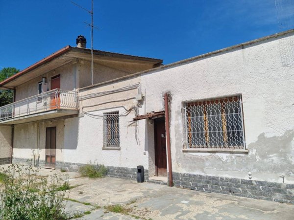 casa indipendente in vendita a Roma in zona Pantan Monastero