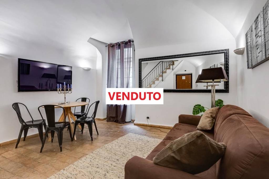 appartamento in vendita a Roma in zona Rione Monti/Campitelli