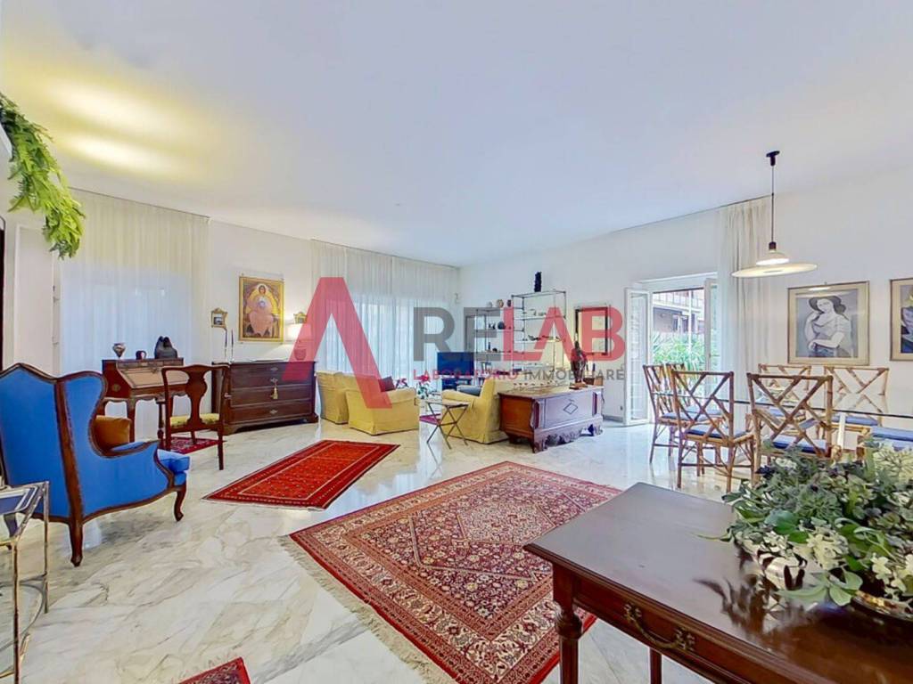 appartamento in vendita a Roma in zona Appio Latino