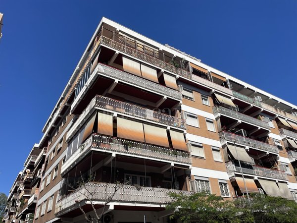 casa indipendente in vendita a Roma in zona Ostia