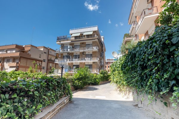appartamento in vendita a Roma in zona Gianicolense