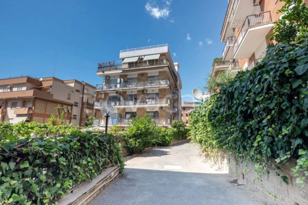 appartamento in vendita a Roma in zona Gianicolense