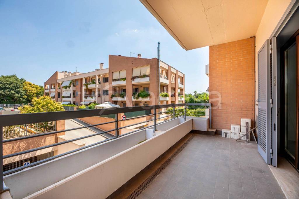 appartamento in vendita a Roma in zona Appio Latino