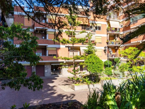 appartamento in vendita a Roma in zona Gianicolense