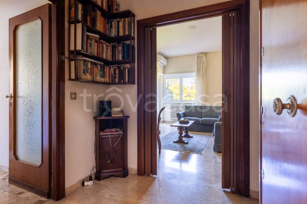 appartamento in vendita a Roma in zona Gianicolense