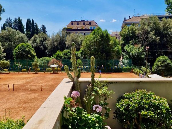 appartamento in vendita a Roma in zona Della Vittoria