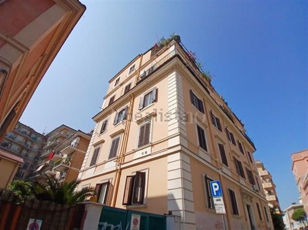 appartamento in vendita a Roma in zona Tuscolano
