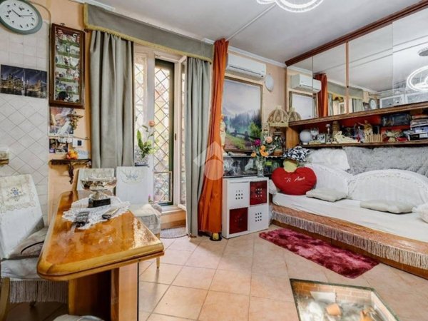 appartamento in vendita a Roma in zona Tuscolano