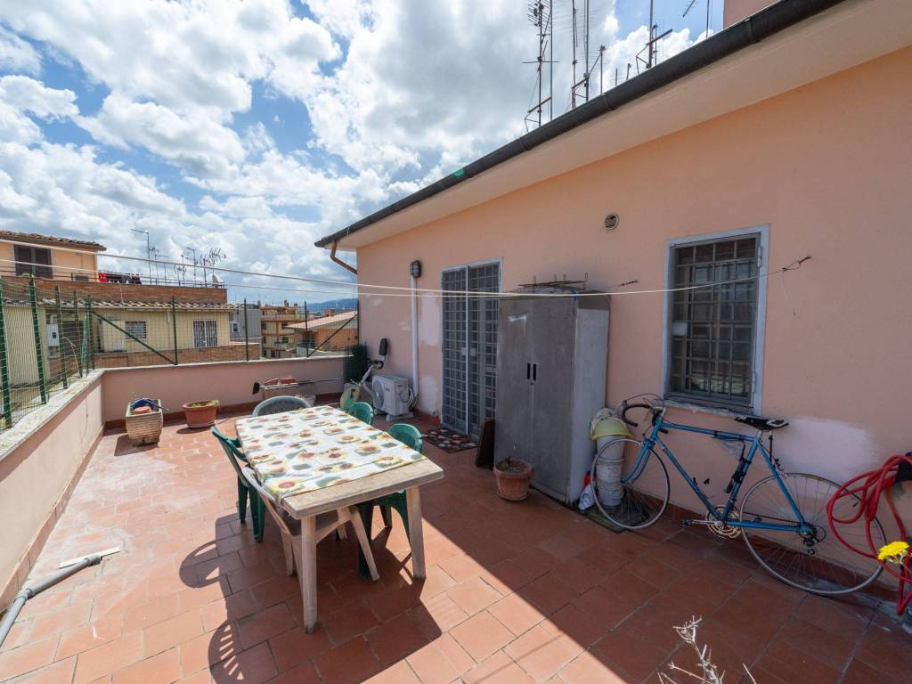 appartamento in vendita a Roma in zona Torre Maura