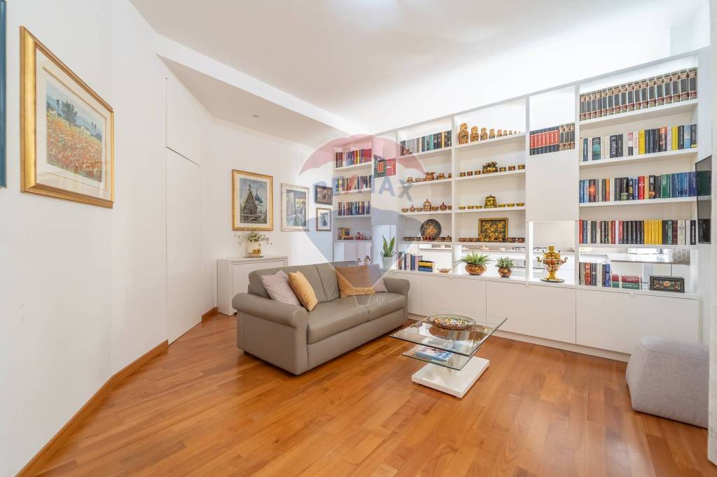 appartamento in vendita a Roma in zona Appio Latino