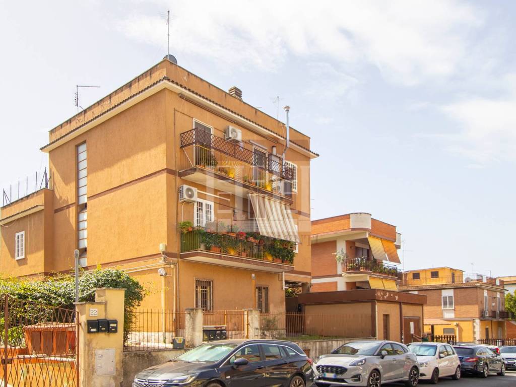 appartamento in vendita a Roma in zona Ponte Mammolo